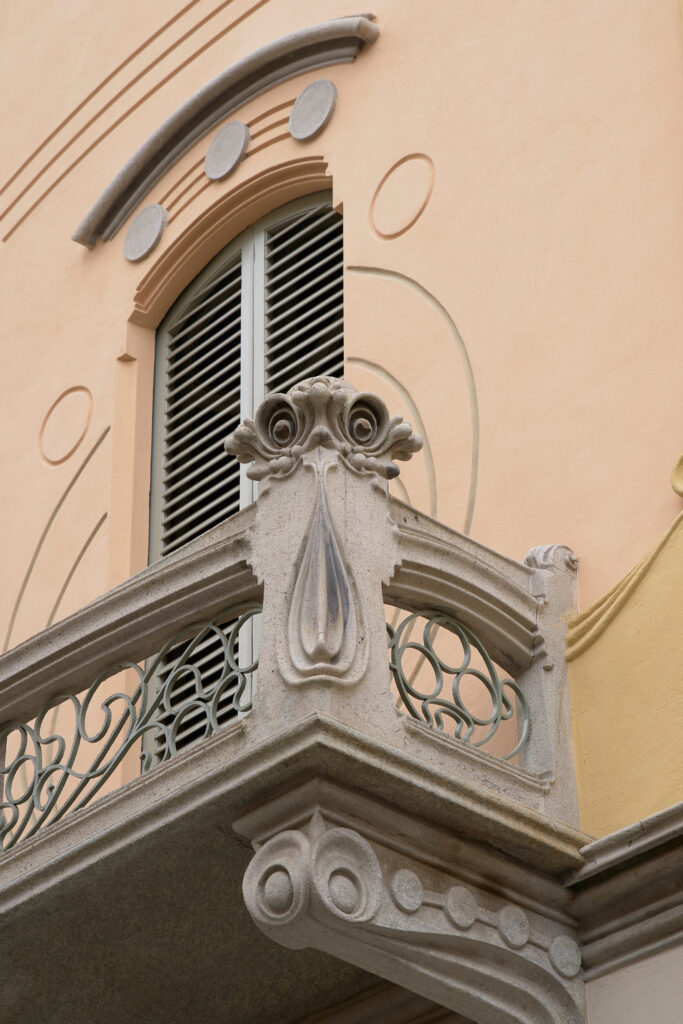 litocemento, "chiocciole", palazzina Fenoglio-Lafleur